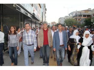 Van’da Operasyonlara Tepki Yürüyüşü