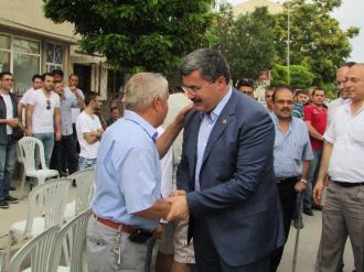 Milletvekili Özkaya Sandıklı’da Tarım Makinası Satışı Yapılacak İş Yeri Açılışına Katıldı