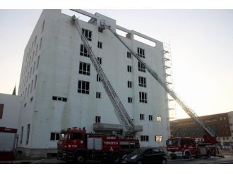 Dini Yüksek İhtisas Merkezi’nde Çıkan Yangın Paniğe Neden Oldu