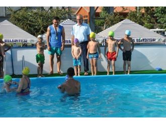 İncirliova’da Şehir Merkezine Taşınabilir Havuz Kuruldu