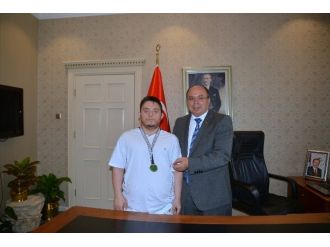 Özel Sporcudan Vali Çiçek’e Ziyaret