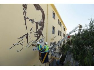 Öğrenciler Tatilde Okullar Tadilatta