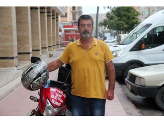Hayvan Haklarına Dikkat Çekmek İçin Motosikletiyle Şehir Şehir Geziyor