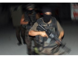 Özel Harekat O Mahalleye Girdi