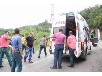 3 Kişilik Aileyi Ölümden Ağaç Kurtardı