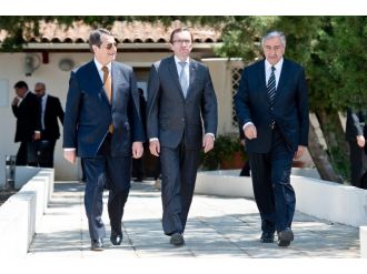 Akıncı-anastasiadis Görüşmesi Başladı