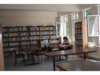 Okullar Tatil Olunca Kütüphaneye İlgi Azaldı