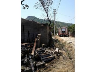 Muğla’da Ahır Yangınında İki İnek Telef Oldu