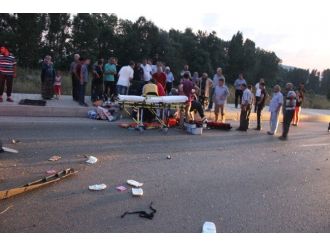 Düğüne Giderken Kaza Yaptılar: 6 Yaralı