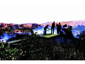 3 Katlı Evin Çatı Katında Çıkan Yangın Korkuttu