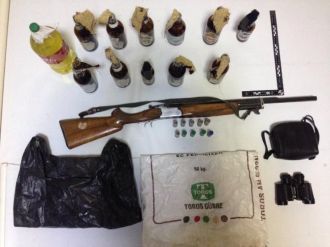 Polisin Arama Yaptığı Evden Cephanelik Çıktı