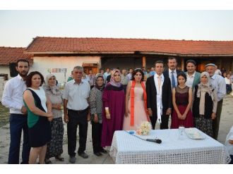 Başkan Kalın Zehra İle Sefa’nın Nişan Yüzüklerini Taktı