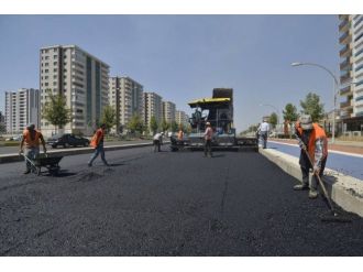 Diyarbakır Büyükşehir Belediyesi Asfalt Çalışmalarına Devam Ediyor