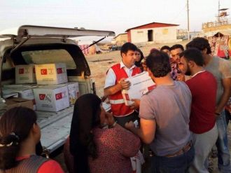 Siirt Kızılayı’ndan Kobanili Ailelere Yardım