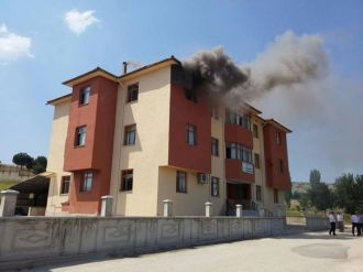 Erkek Öğrenci Yurdunda Yangın Paniği