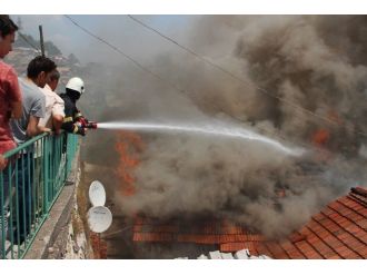 Eniştesine Sinirlenen Baldız Evi Yaktı