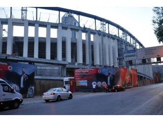 Vodafone Arena’da Çatı İskeleti Çöktü: 2 Yaralı