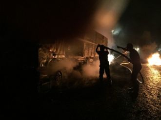 Seyir Halindeki Kamyon Alev Alev Yandı