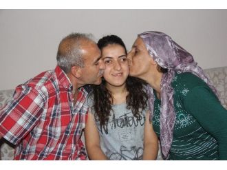 (Özel Haber) Engelli Genç Kız: Sayın Valim Size Yalvarıyorum Beni Okutun