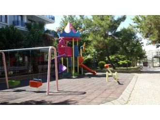 Efeler Belediyesi Eski Parkları Yeniliyor