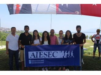 İzmit’te Engelliler Uçurtma Şenliğinde Buluştu