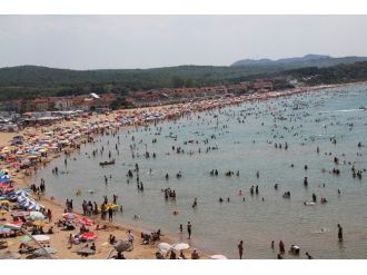 Kocaeli Plajları Tıklım Tıklım