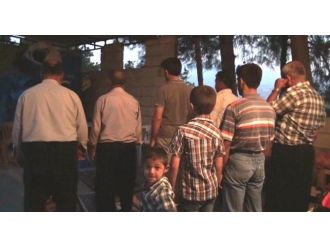 İmama Kızdılar Camiyi Terk Ettiler