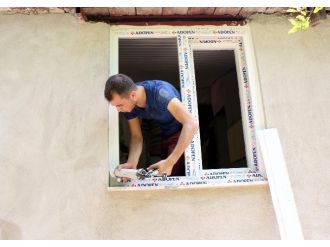 Büyükşehir Belediyesi, Engelli Çiftin Evindeki Engelleri Kaldırdı