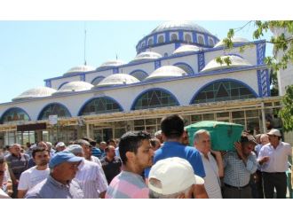 Kazada Ölen Genç Toprağa Verildi