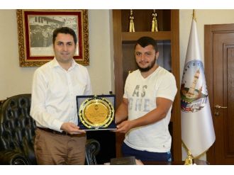 Kırkpınar’da Derece Yapan Güreşçiye Ödül