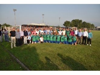 Başkan Üzülmez, Kartepe Belediyespor’a Başarılar Diledi