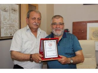 Verem Savaş Derneği’nden Hayırsever İş Adamlarına Plaket