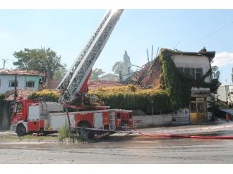 Başkent’te İçi Köpek Dolu Binada Yangın Çıktı