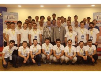 İhlas Vakfı, Gençleri Hayata Hazırlıyor
