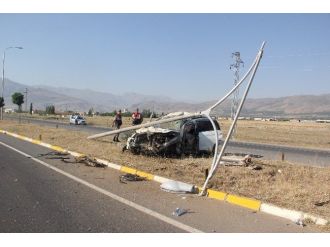 Otomobil Takla Attı: 5 Yaralı