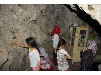 Hakkari’de Kutsal Mekanlara Ziyaret