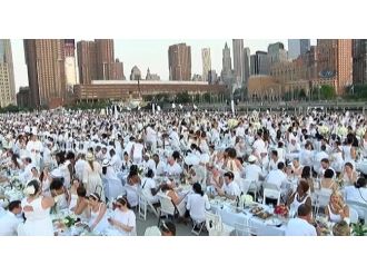 Beyaz Giyip Buluştular