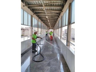 Körfez Caddeleri Temizleniyor