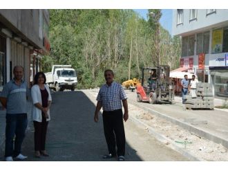 Varto’da Parke Taşı Döşeme Çalışması