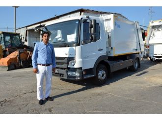 İzmir Büyükşehir’den Foça’ya Çöp Kamyonu Ve Konteyner Hibesi