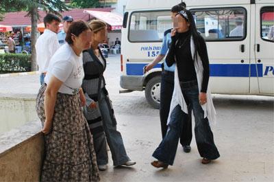 Bohçacı kadınlara gözaltı 