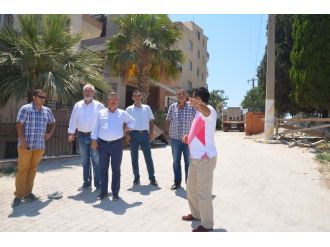 Kuşadası’nda Yol Yapım Ve Asfaltlama Çalışmalar Isürüyor