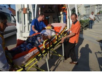 2 Otomobil Kafa Kafaya Çarpıştı: 3 Yaralı