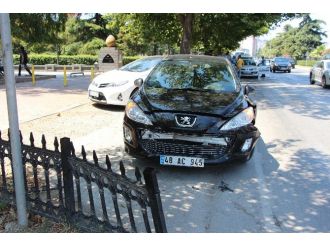 Kırmızı Işıkta Kaza