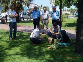 Çocukların Sokakta Çalışma Nedenleri Araştırılıyor