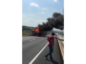 Seyir Halindeki Kamyon Alev Alev Yandı