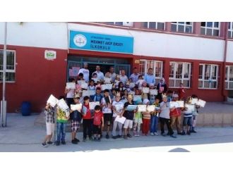 Sandıklı’da Kur’an Öğrenen 130 Öğrenci’ye Başarı Belgesi Verildi