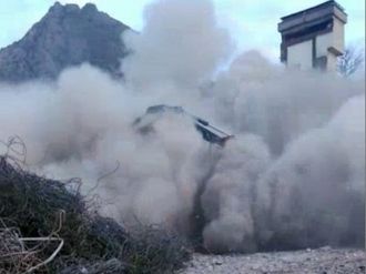 Üç Katlı Bina Çöktü: 9 Ölü