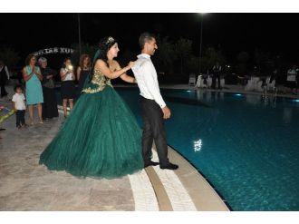 Gelin Damadı Havuza Attı