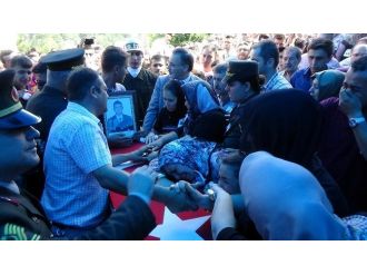 Şehit Askerin Cenazesinde Gözyaşları Sel Oldu